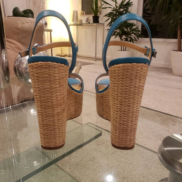 FLASH SALE-NWOT-Michael Kors platform wedges - Picture 4 of 6